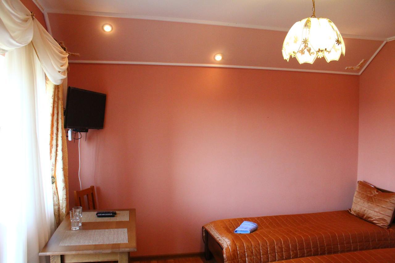 Cafe-Motel Goryanka Uzhhorod Ngoại thất bức ảnh